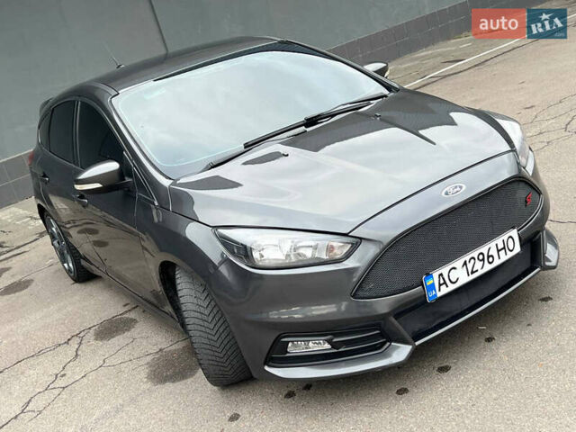 Серый Форд Фокус, объемом двигателя 2 л и пробегом 257 тыс. км за 12800 $, фото 4 на Automoto.ua