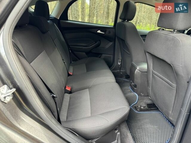 Серый Форд Фокус, объемом двигателя 2 л и пробегом 110 тыс. км за 10700 $, фото 15 на Automoto.ua