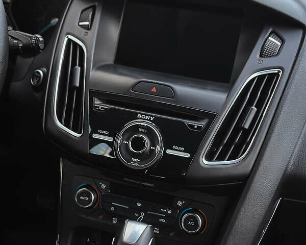 Сірий Форд Фокус, об'ємом двигуна 2 л та пробігом 224 тис. км за 9500 $, фото 10 на Automoto.ua