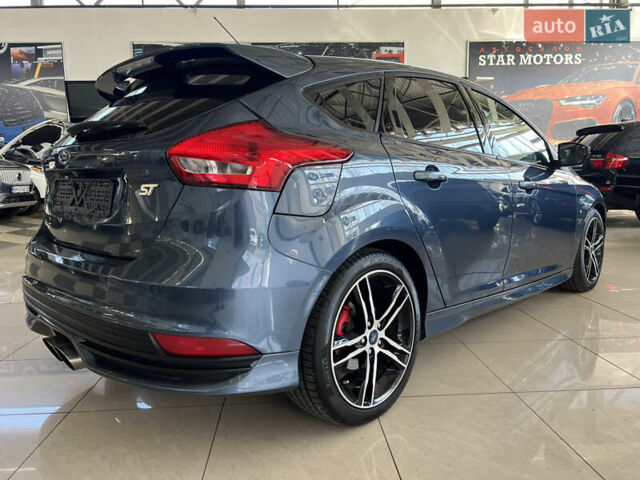 Серый Форд Фокус, объемом двигателя 2 л и пробегом 85 тыс. км за 10400 $, фото 5 на Automoto.ua