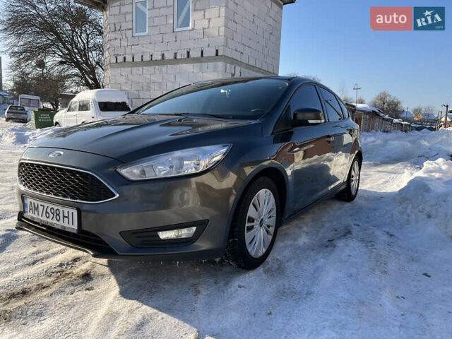 Серый Форд Фокус, объемом двигателя 1.5 л и пробегом 233 тыс. км за 9000 $, фото 1 на Automoto.ua