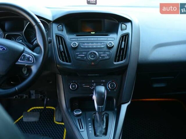 Сірий Форд Фокус, об'ємом двигуна 2 л та пробігом 118 тис. км за 7850 $, фото 18 на Automoto.ua