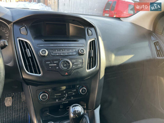 Серый Форд Фокус, объемом двигателя 1.5 л и пробегом 233 тыс. км за 9000 $, фото 15 на Automoto.ua