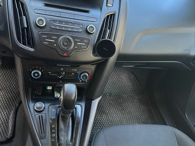 Сірий Форд Фокус, об'ємом двигуна 2 л та пробігом 152 тис. км за 7800 $, фото 7 на Automoto.ua