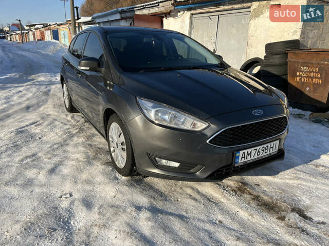 Серый Форд Фокус, объемом двигателя 1.5 л и пробегом 233 тыс. км за 9000 $, фото 2 на Automoto.ua
