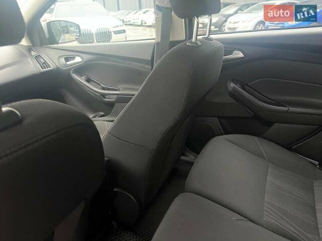 Серый Форд Фокус, объемом двигателя 2 л и пробегом 176 тыс. км за 8990 $, фото 28 на Automoto.ua