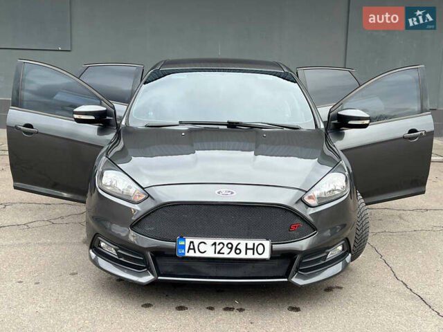 Серый Форд Фокус, объемом двигателя 2 л и пробегом 257 тыс. км за 12800 $, фото 56 на Automoto.ua