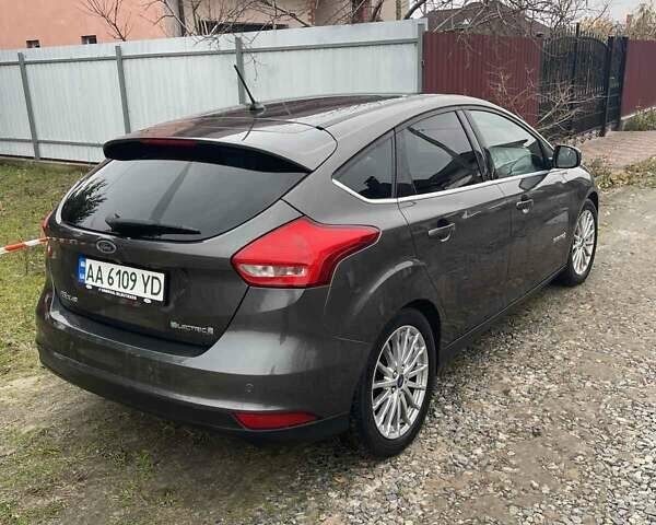 Серый Форд Фокус, объемом двигателя 0 л и пробегом 77 тыс. км за 10200 $, фото 2 на Automoto.ua