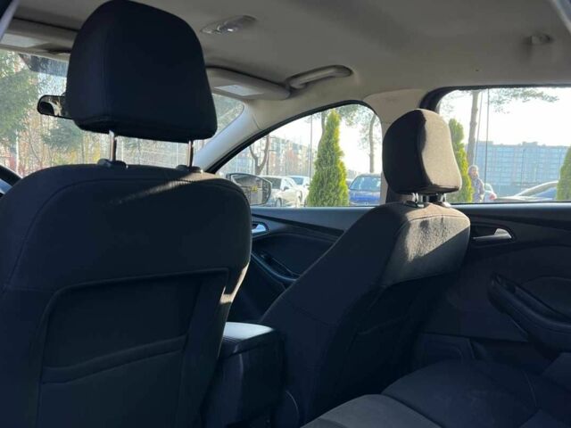 Сірий Форд Фокус, об'ємом двигуна 2 л та пробігом 175 тис. км за 8900 $, фото 21 на Automoto.ua