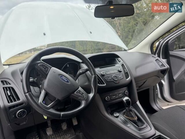 Сірий Форд Фокус, об'ємом двигуна 1.6 л та пробігом 98 тис. км за 8850 $, фото 39 на Automoto.ua