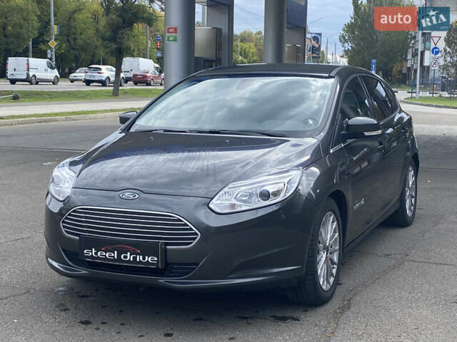 Серый Форд Фокус, объемом двигателя 0 л и пробегом 85 тыс. км за 8899 $, фото 1 на Automoto.ua