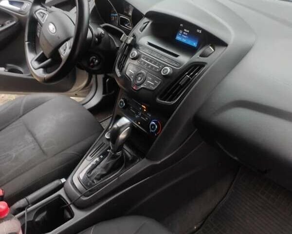 Серый Форд Фокус, объемом двигателя 1.9 л и пробегом 207 тыс. км за 8300 $, фото 2 на Automoto.ua