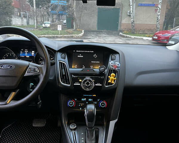 Сірий Форд Фокус, об'ємом двигуна 2 л та пробігом 117 тис. км за 9500 $, фото 7 на Automoto.ua