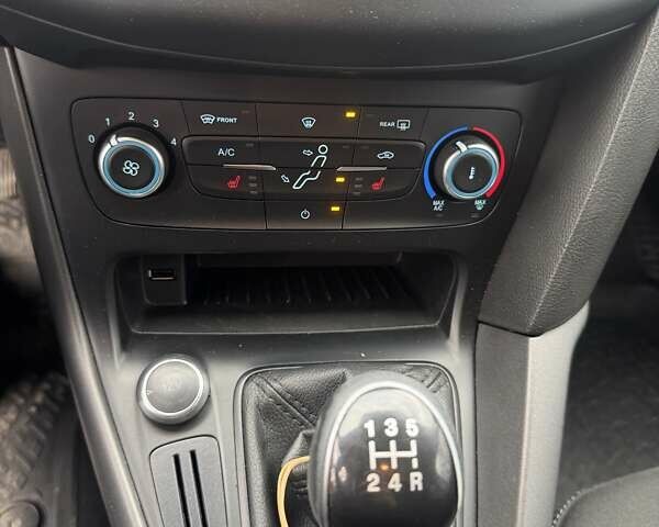 Сірий Форд Фокус, об'ємом двигуна 1.6 л та пробігом 98 тис. км за 8850 $, фото 49 на Automoto.ua