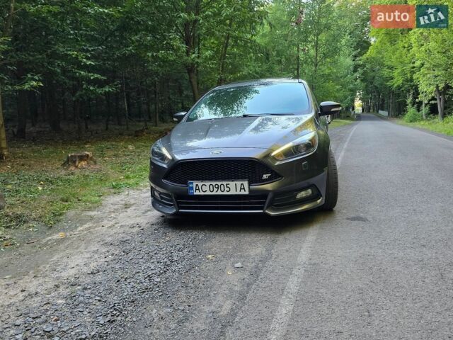 Серый Форд Фокус, объемом двигателя 2 л и пробегом 157 тыс. км за 12999 $, фото 12 на Automoto.ua