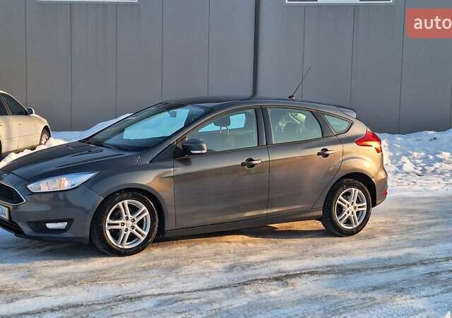 Серый Форд Фокус, объемом двигателя 1.5 л и пробегом 235 тыс. км за 9999 $, фото 2 на Automoto.ua