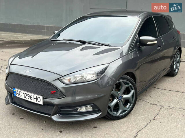 Серый Форд Фокус, объемом двигателя 2 л и пробегом 257 тыс. км за 12800 $, фото 1 на Automoto.ua