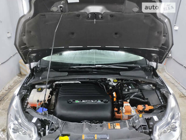 Сірий Форд Фокус, об'ємом двигуна 0 л та пробігом 103 тис. км за 12900 $, фото 4 на Automoto.ua
