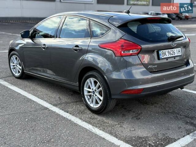 Серый Форд Фокус, объемом двигателя 2 л и пробегом 188 тыс. км за 8200 $, фото 5 на Automoto.ua