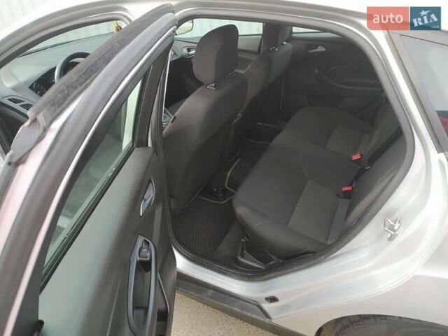 Сірий Форд Фокус, об'ємом двигуна 2 л та пробігом 206 тис. км за 7600 $, фото 4 на Automoto.ua