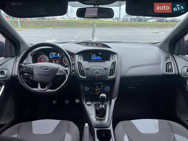 Серый Форд Фокус, объемом двигателя 2 л и пробегом 257 тыс. км за 12800 $, фото 17 на Automoto.ua