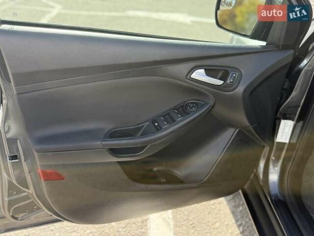 Серый Форд Фокус, объемом двигателя 2 л и пробегом 188 тыс. км за 8200 $, фото 12 на Automoto.ua