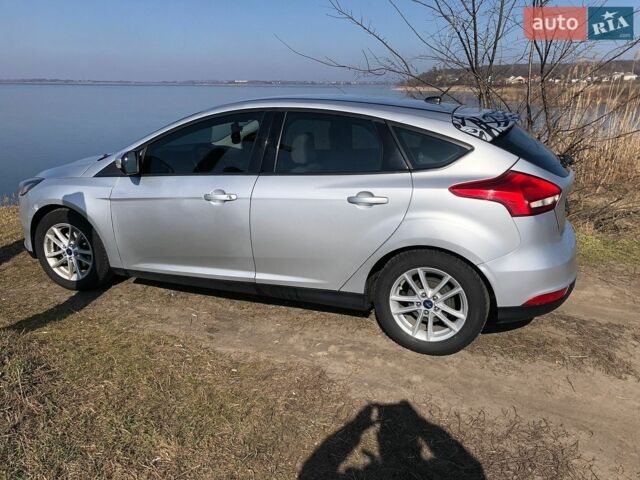 Сірий Форд Фокус, об'ємом двигуна 2 л та пробігом 131 тис. км за 9500 $, фото 1 на Automoto.ua