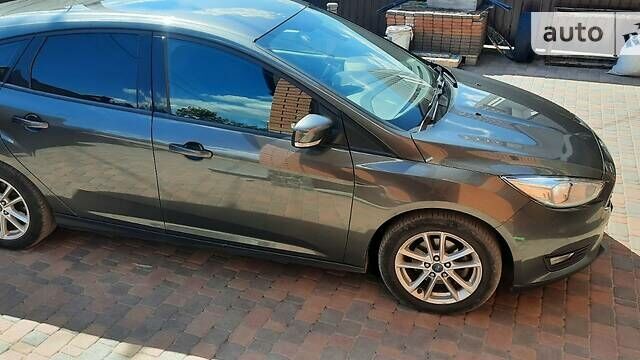Серый Форд Фокус, объемом двигателя 1.5 л и пробегом 90 тыс. км за 12500 $, фото 5 на Automoto.ua