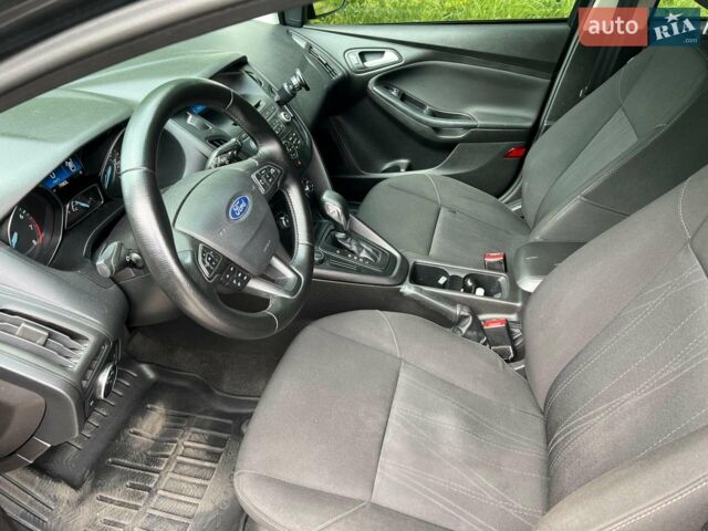 Серый Форд Фокус, объемом двигателя 2 л и пробегом 246 тыс. км за 9200 $, фото 5 на Automoto.ua
