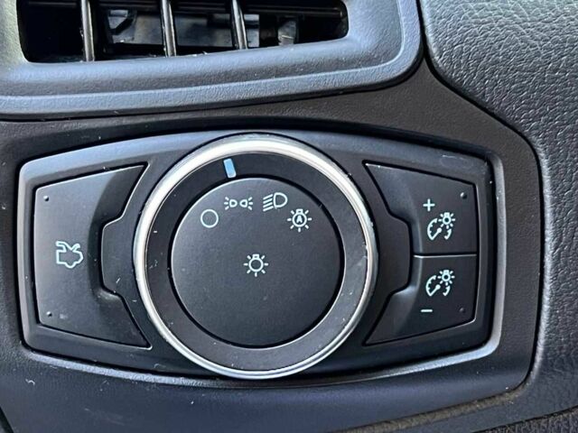 Сірий Форд Фокус, об'ємом двигуна 2 л та пробігом 175 тис. км за 8900 $, фото 18 на Automoto.ua