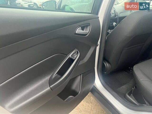 Серый Форд Фокус, объемом двигателя 2 л и пробегом 176 тыс. км за 8990 $, фото 25 на Automoto.ua