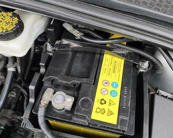 Сірий Форд Фокус, об'ємом двигуна 2 л та пробігом 113 тис. км за 8499 $, фото 12 на Automoto.ua