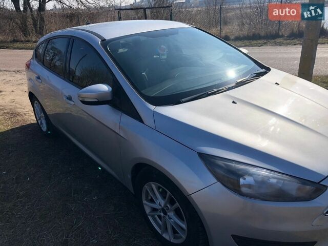 Сірий Форд Фокус, об'ємом двигуна 2 л та пробігом 131 тис. км за 9500 $, фото 2 на Automoto.ua