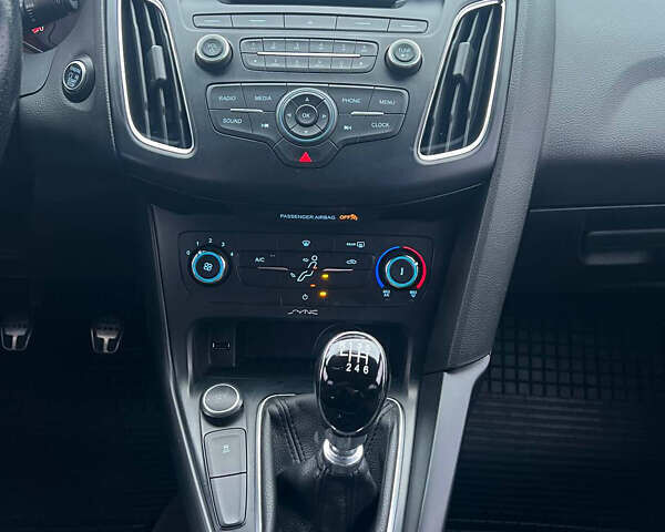 Серый Форд Фокус, объемом двигателя 2 л и пробегом 257 тыс. км за 12800 $, фото 47 на Automoto.ua