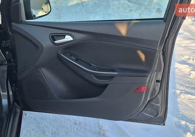 Серый Форд Фокус, объемом двигателя 1.5 л и пробегом 235 тыс. км за 9999 $, фото 22 на Automoto.ua