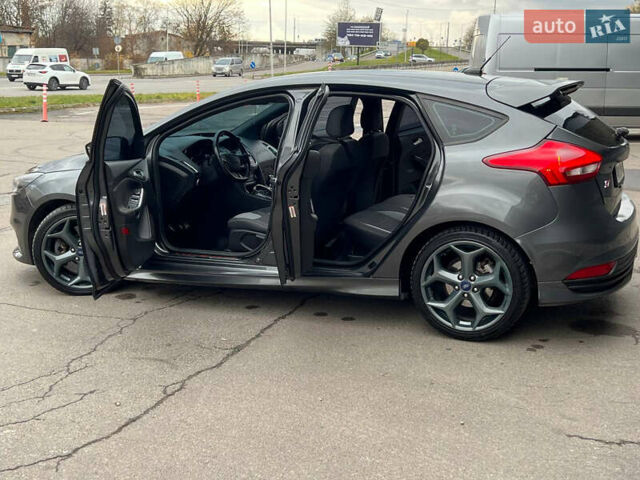 Серый Форд Фокус, объемом двигателя 2 л и пробегом 257 тыс. км за 12800 $, фото 63 на Automoto.ua