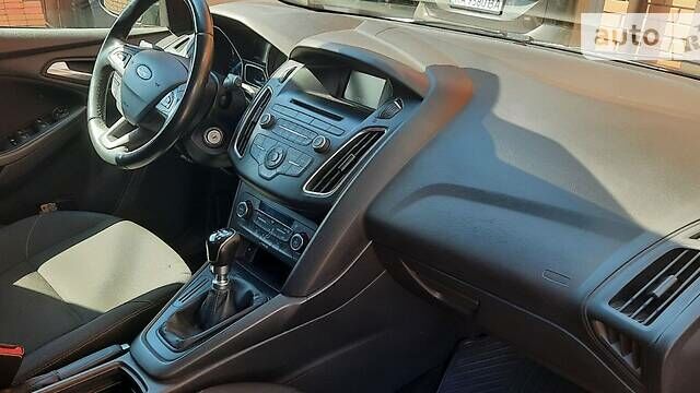 Серый Форд Фокус, объемом двигателя 1.5 л и пробегом 90 тыс. км за 12500 $, фото 4 на Automoto.ua