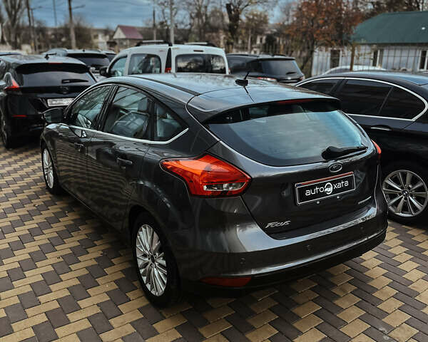 Сірий Форд Фокус, об'ємом двигуна 2 л та пробігом 224 тис. км за 9500 $, фото 4 на Automoto.ua