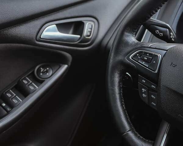 Сірий Форд Фокус, об'ємом двигуна 2 л та пробігом 224 тис. км за 9500 $, фото 7 на Automoto.ua