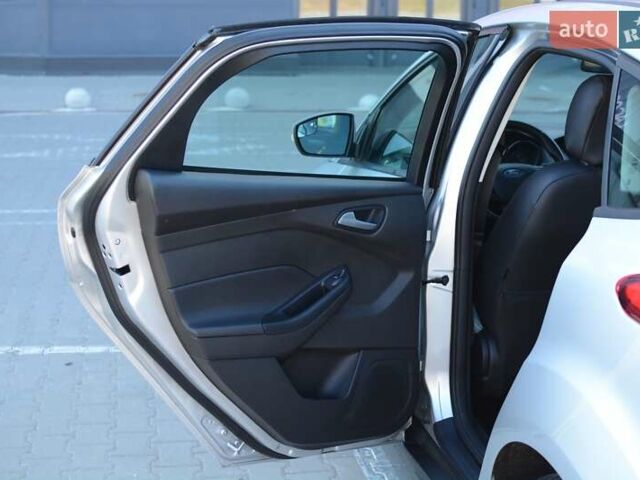 Сірий Форд Фокус, об'ємом двигуна 2 л та пробігом 118 тис. км за 7850 $, фото 32 на Automoto.ua