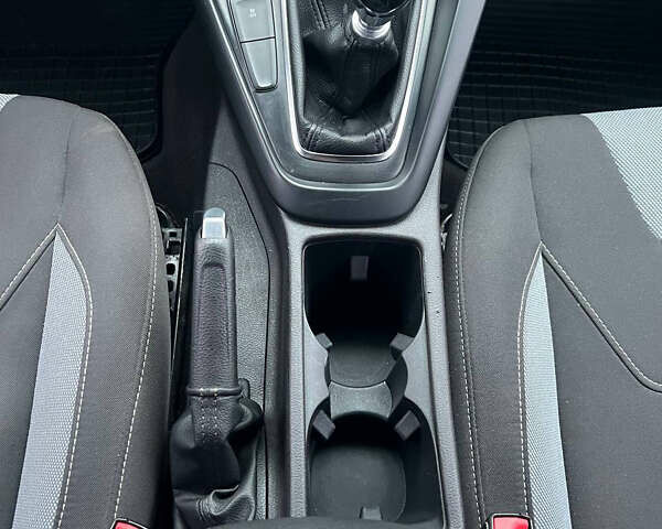 Серый Форд Фокус, объемом двигателя 2 л и пробегом 257 тыс. км за 12800 $, фото 24 на Automoto.ua