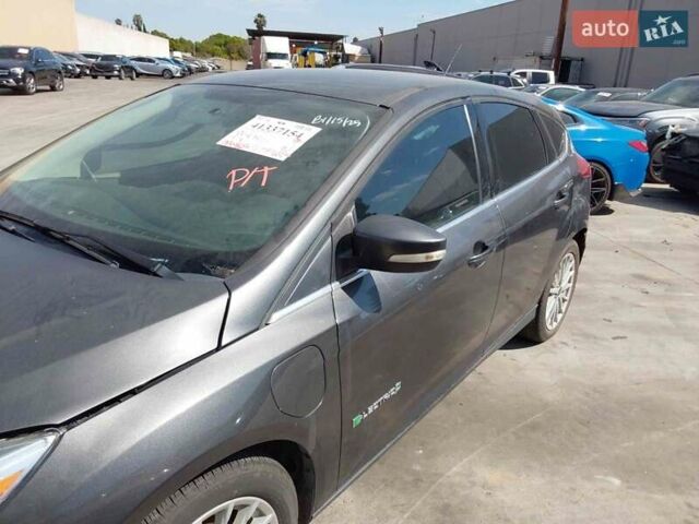 Серый Форд Фокус, объемом двигателя 0 л и пробегом 139 тыс. км за 6800 $, фото 9 на Automoto.ua