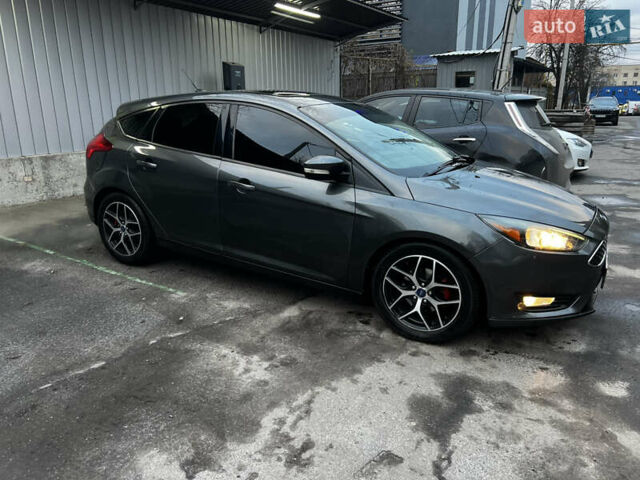 Сірий Форд Фокус, об'ємом двигуна 2 л та пробігом 117 тис. км за 9500 $, фото 2 на Automoto.ua