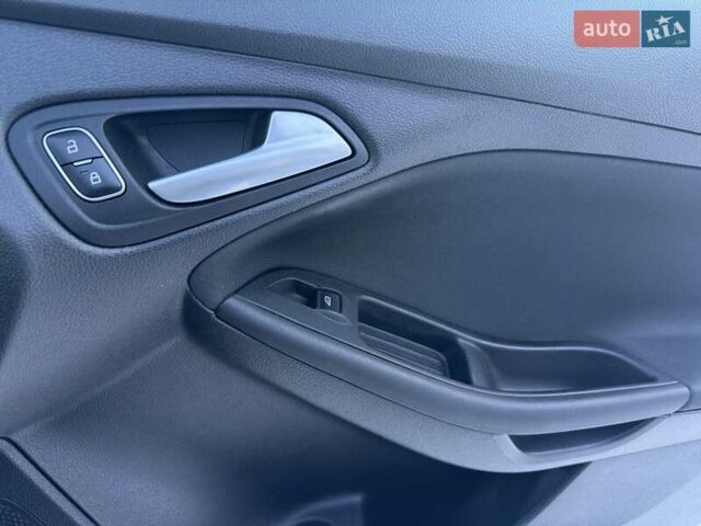 Серый Форд Фокус, объемом двигателя 2 л и пробегом 188 тыс. км за 7400 $, фото 27 на Automoto.ua