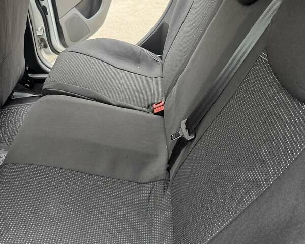 Сірий Форд Фокус, об'ємом двигуна 1.6 л та пробігом 98 тис. км за 8850 $, фото 40 на Automoto.ua