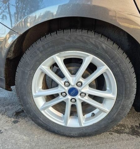 Серый Форд Фокус, объемом двигателя 2 л и пробегом 62 тыс. км за 10300 $, фото 7 на Automoto.ua