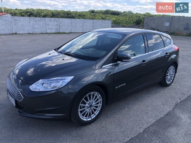 Серый Форд Фокус, объемом двигателя 0 л и пробегом 97 тыс. км за 9700 $, фото 1 на Automoto.ua
