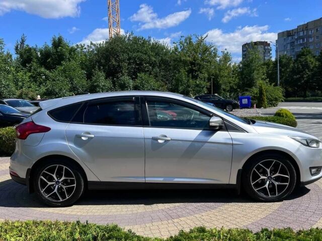 Сірий Форд Фокус, об'ємом двигуна 2 л та пробігом 105 тис. км за 9744 $, фото 7 на Automoto.ua