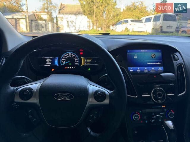 Серый Форд Фокус, объемом двигателя 0 л и пробегом 121 тыс. км за 9500 $, фото 11 на Automoto.ua