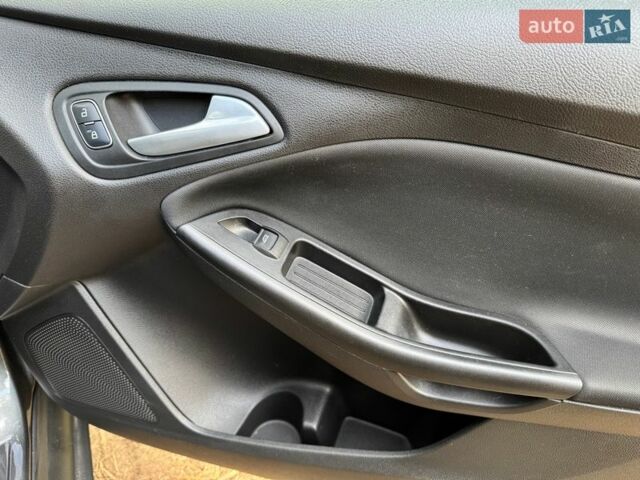 Серый Форд Фокус, объемом двигателя 2 л и пробегом 110 тыс. км за 10700 $, фото 20 на Automoto.ua